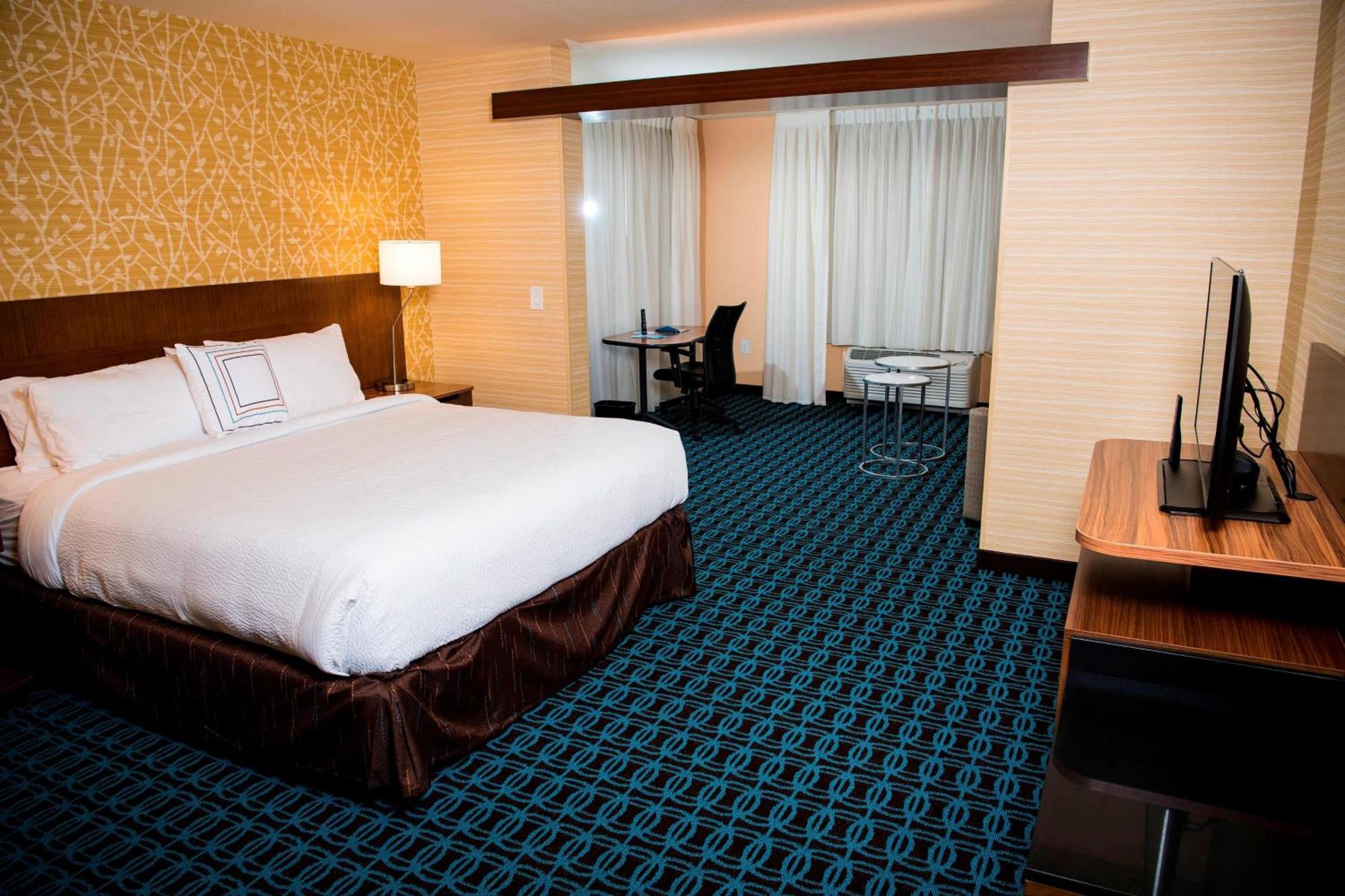 Fairfield & By Marriott Uptown/university Area 3*