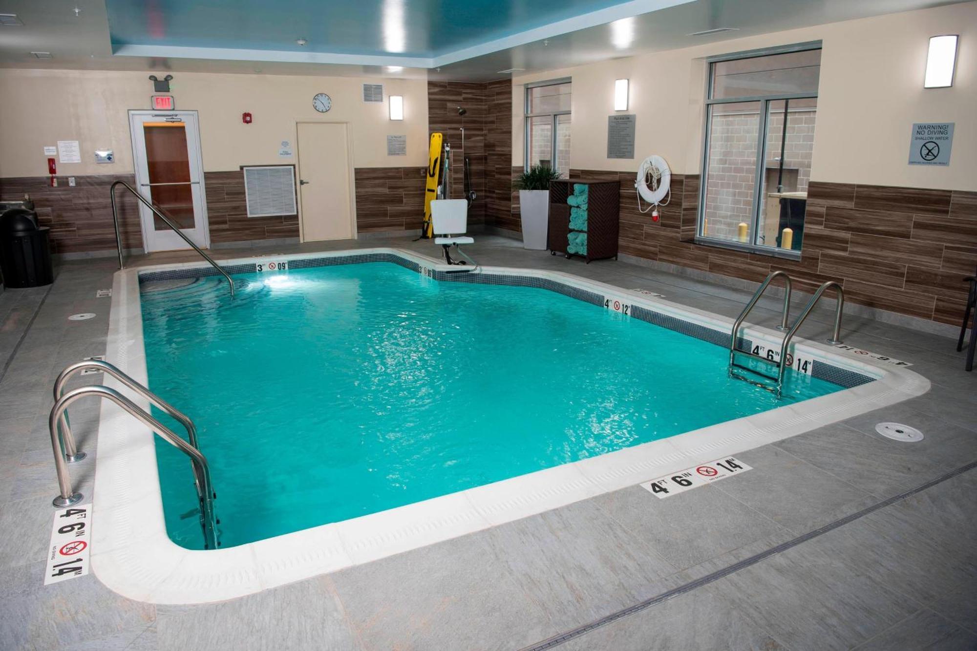 Fairfield & By Marriott Uptown/university Area Hotel