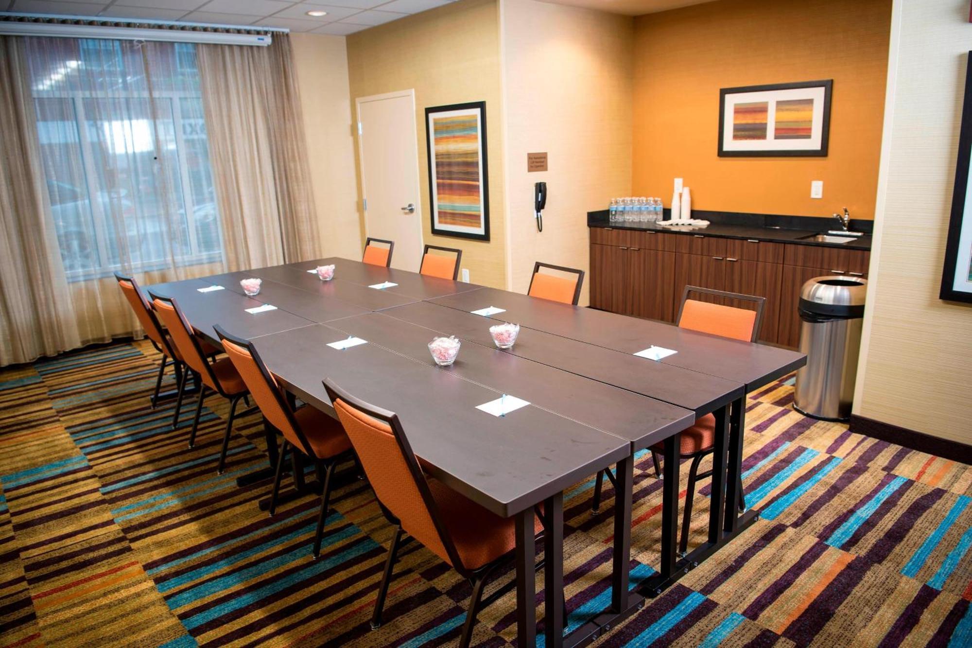 Hotel Fairfield & By Marriott Uptown/university Area Cincinnati