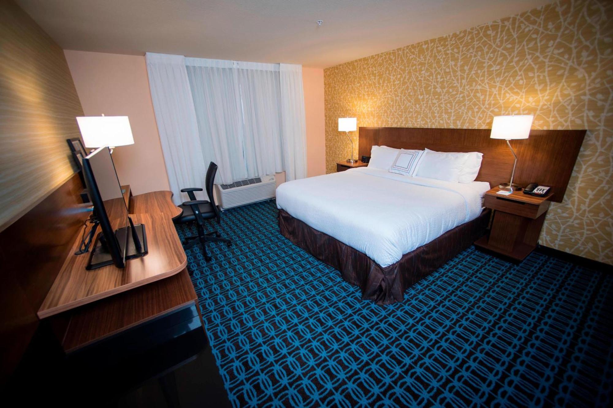 Fairfield & By Marriott Uptown/university Area