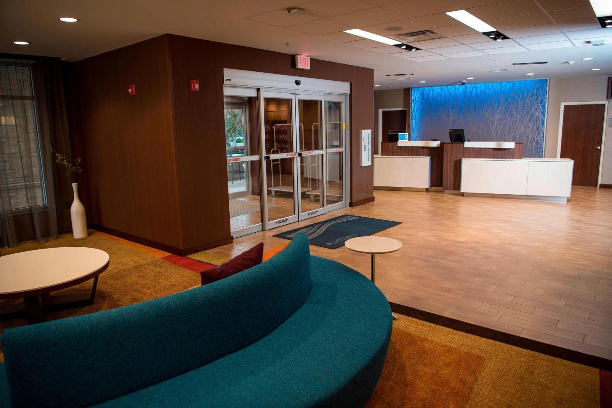 Fairfield & By Marriott Uptown/university Area Hotel 3*